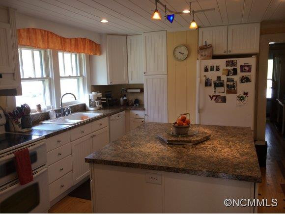 152 E Marshall - Photo 3