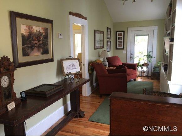 152 E Marshall - Photo 8