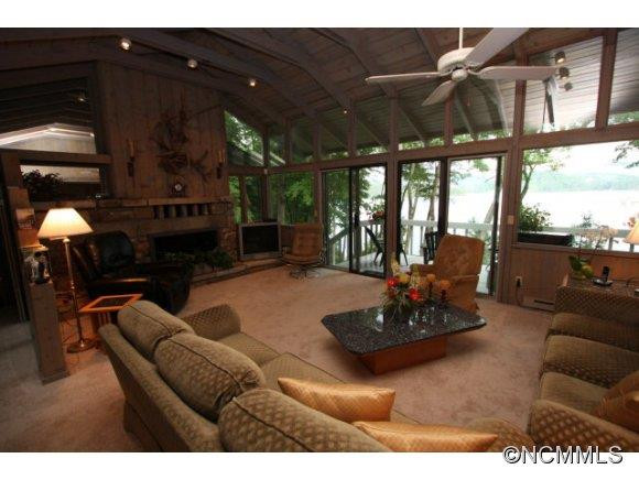 1491 Glenshore Drive - Photo 3