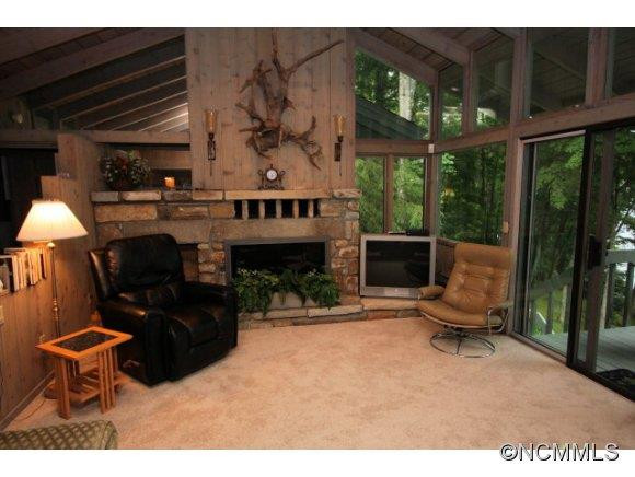 1491 Glenshore Drive - Photo 4