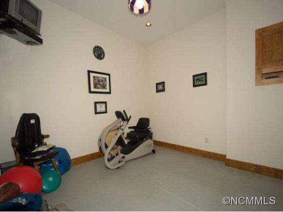 8 AMBERWOOD LANE - Photo 18