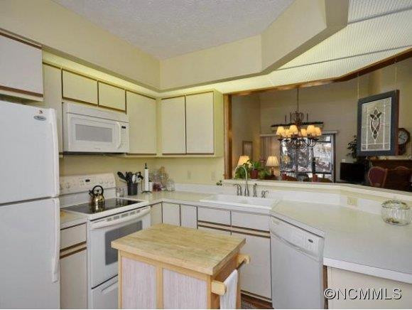 392 LAUREL PARK PLACE - Photo 2