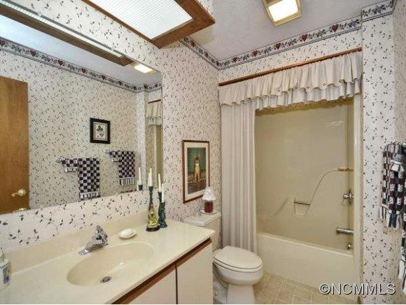 392 LAUREL PARK PLACE - Photo 11