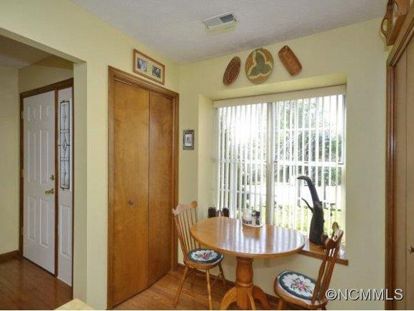 392 LAUREL PARK PLACE - Photo 3