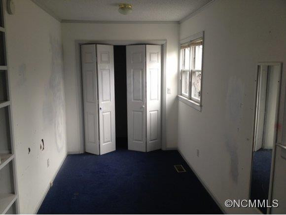 401 Crest Road - Photo 9