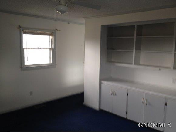 401 Crest Road - Photo 10