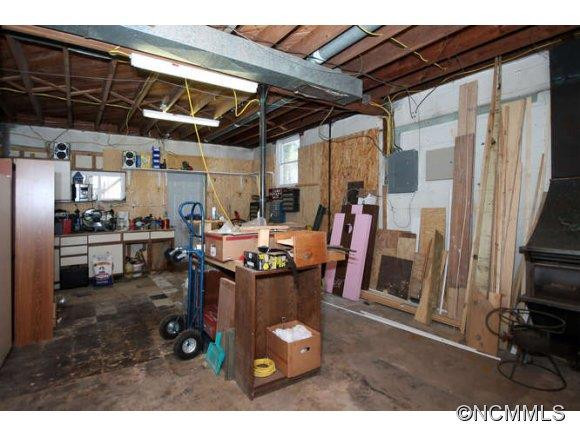 327 Fairfax Ave - Photo 12