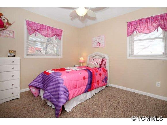 327 Fairfax Ave - Photo 8