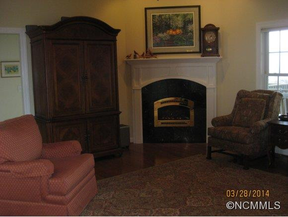 307 Croydon - Photo 2