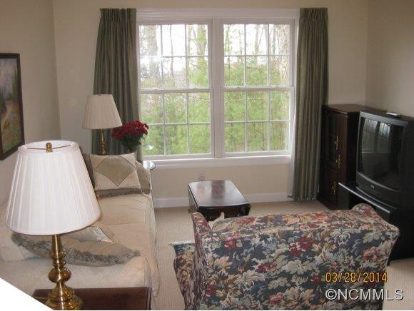 307 Croydon - Photo 13