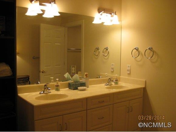 307 Croydon - Photo 15