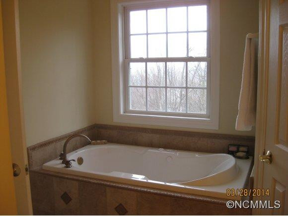 307 Croydon - Photo 10