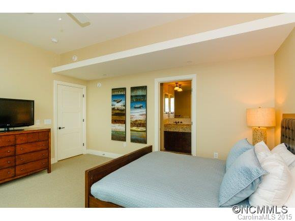 151 Haywood Street # 1003 - Photo 2