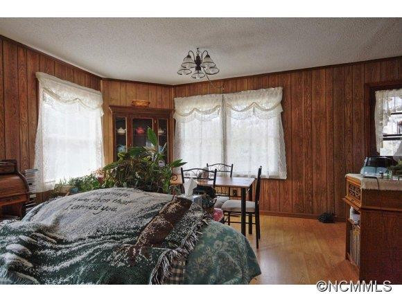 472 King Circle - Photo 3