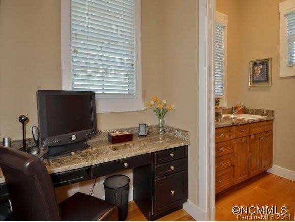 10 Lakeway Circle - Photo 13