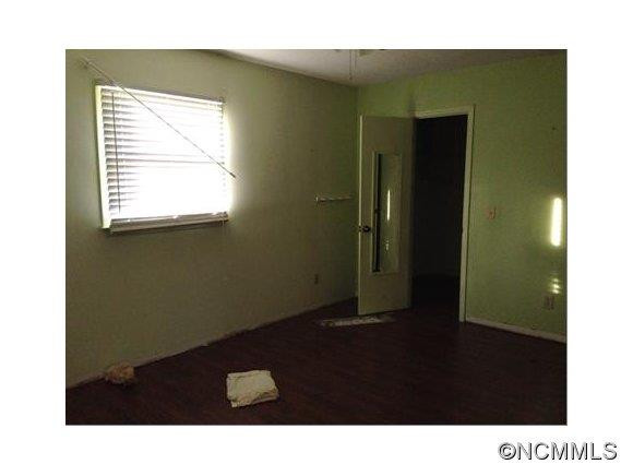 144 South Woods Drive - Photo 7