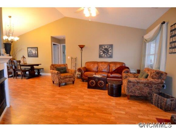 34 Edmond Woods - Photo 4