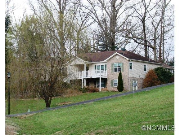 65 Knollview Drive