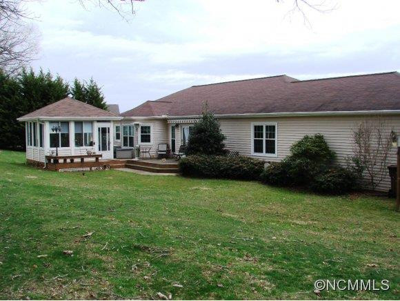 65 Knollview Drive - Photo 3