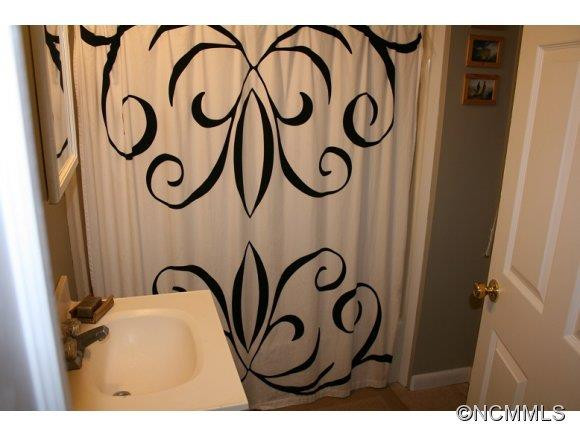 144 CLUBHOUSE DRIVE - Photo 4