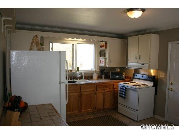 144 CLUBHOUSE DRIVE - Photo 6
