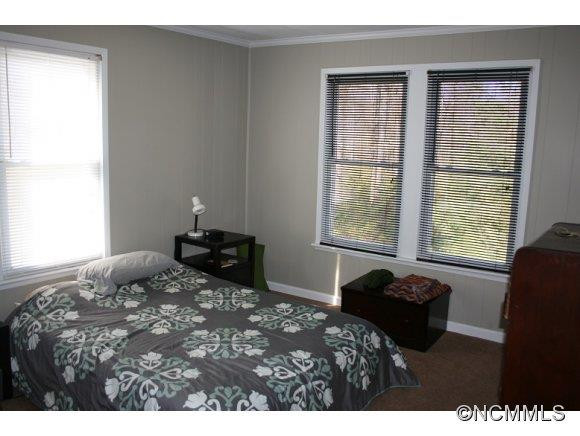 144 CLUBHOUSE DRIVE - Photo 8
