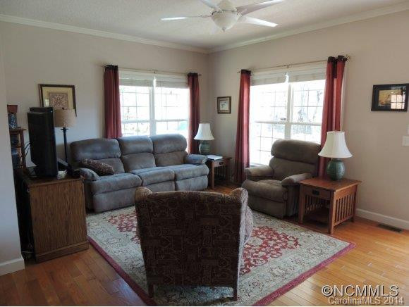 35 Standhill Dr. - Photo 8