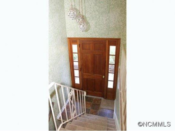 914 ASHLEY LANE - Photo 2