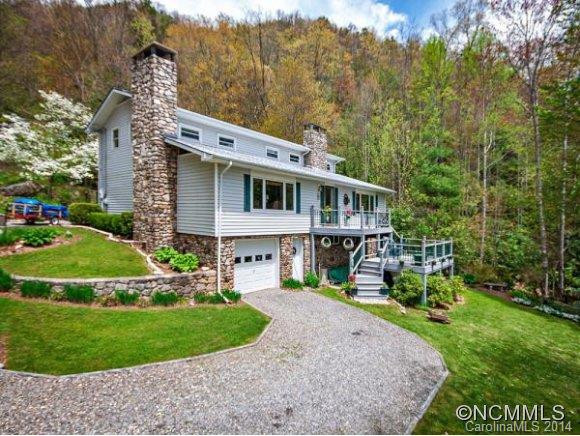 28 OCONALUFTEE COVE - Photo 2