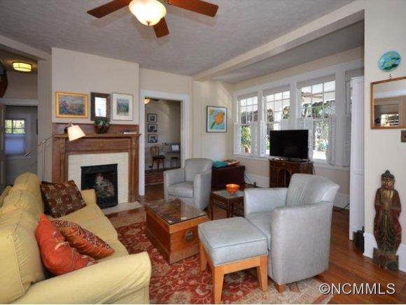 264 MONTFORD AVENUE - Photo 2