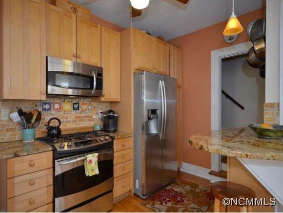264 MONTFORD AVENUE - Photo 8