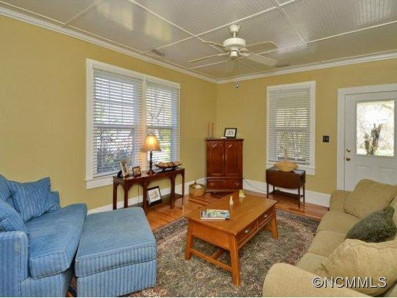 411 SPRING STREET - Photo 3