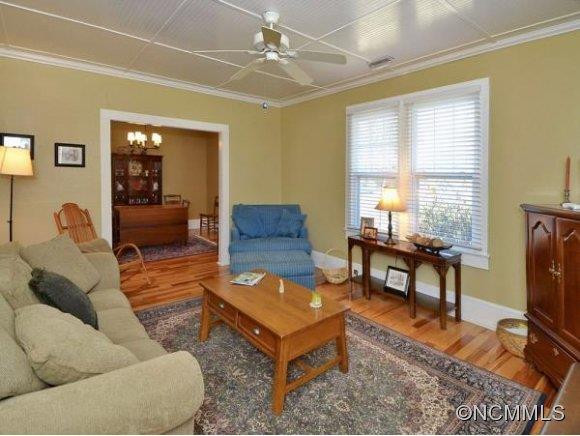 411 SPRING STREET - Photo 4