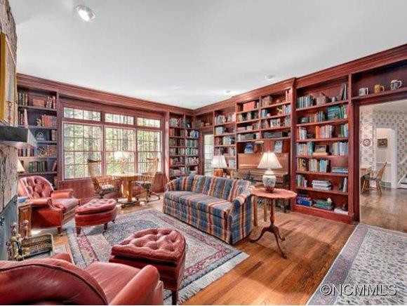 33 EXCALIBUR COURT - Photo 5