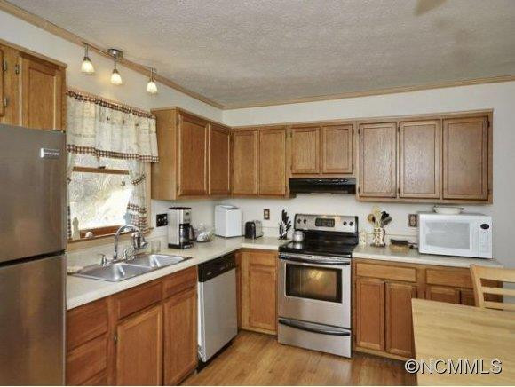 20 MOUNTAIN DR - Photo 4