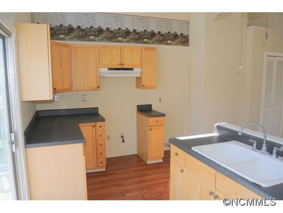 1604 RIDGEWOOD BLVD - Photo 5