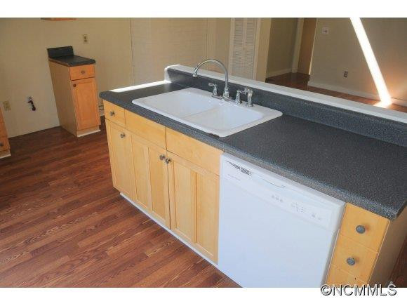 1604 RIDGEWOOD BLVD - Photo 6