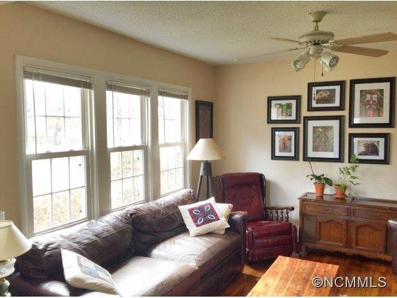 49 Laurel Loop - Photo 2