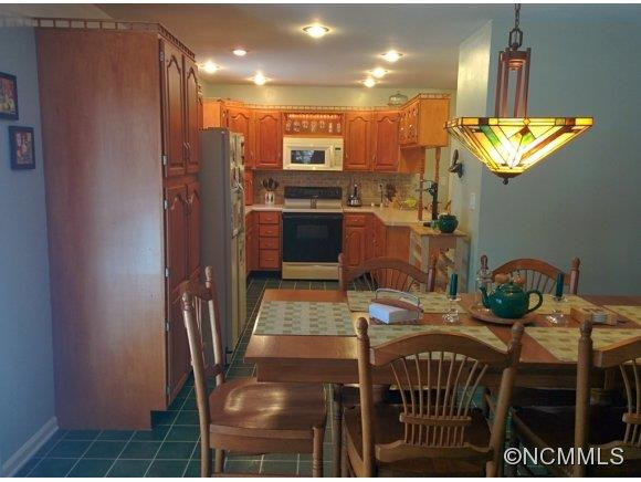 1 Lornelle Place - Photo 5