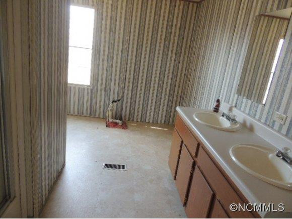 240 Andy Drive - Photo 4