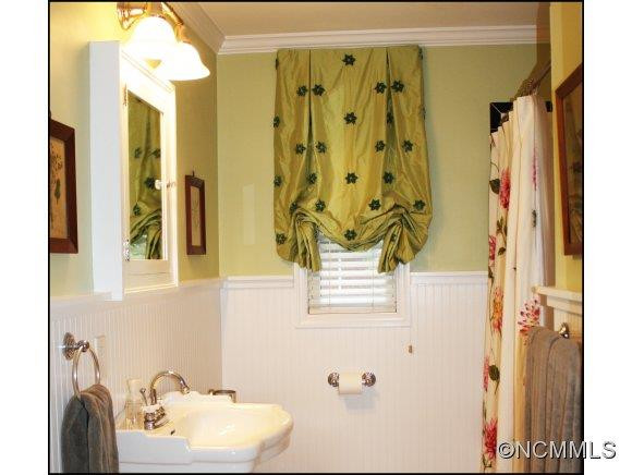 115 Windsor Road - Photo 11