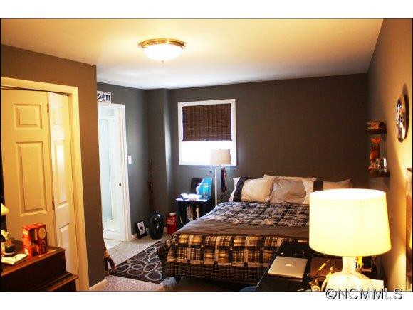 115 Windsor Road - Photo 13
