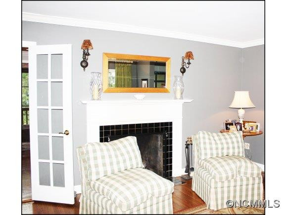 115 Windsor Road - Photo 4