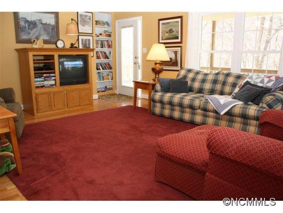 177 Staghorn Drive - Photo 2