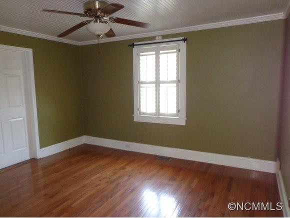 488 MAIN ST - Photo 6