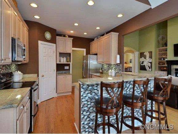 22 BAINBRIDGE COURT - Photo 4