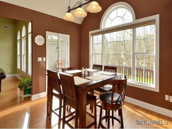 22 BAINBRIDGE COURT - Photo 6