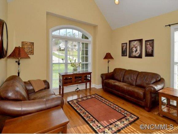 22 BAINBRIDGE COURT - Photo 8