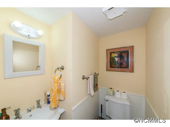 82 Laurelwood Circle, Unit 15 - Photo 14