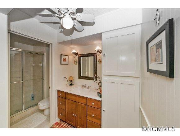 82 Laurelwood Circle, Unit 15 - Photo 16